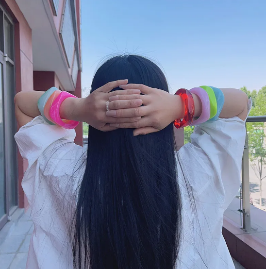 Pulsera cuadrada acrílica de resina de moda colores brillantes para mujer