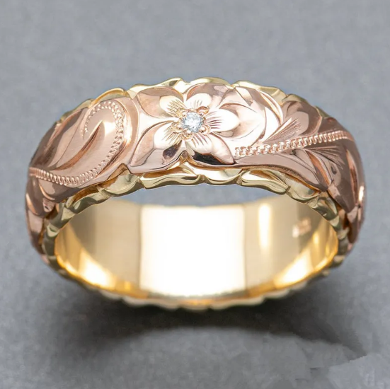 Anillo tallado con rosa en dos tonos