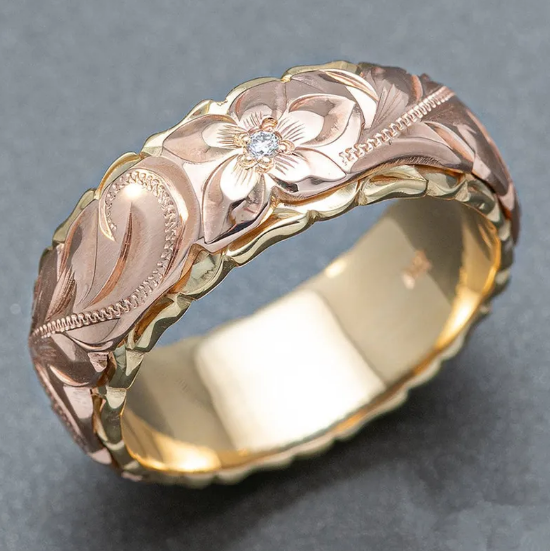 Anillo tallado con rosa en dos tonos