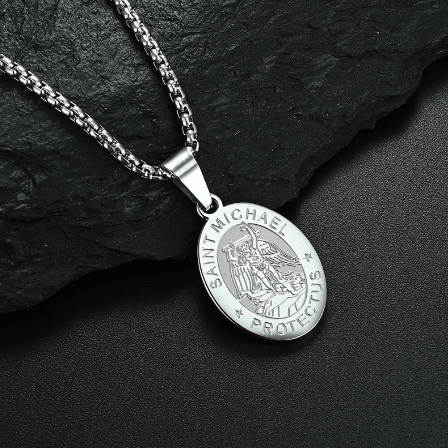 Juego de collar con colgante ovalado de San Miguel Arcángel de acero inoxidable