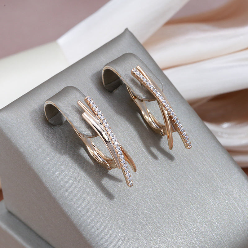 Pendientes brillantes con diseño de cruz y circonitas brillantes