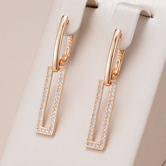 Pendientes elegantes con circonitas brillantes y diseño rectangular