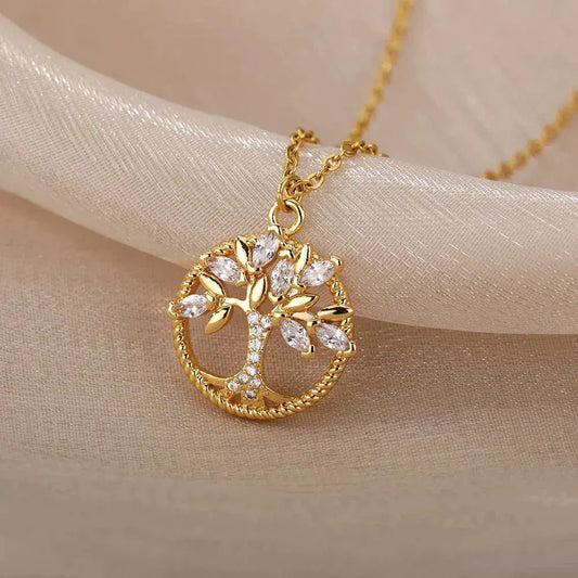 Collar brillante del árbol de la vida con circonitas en un diseño elegante