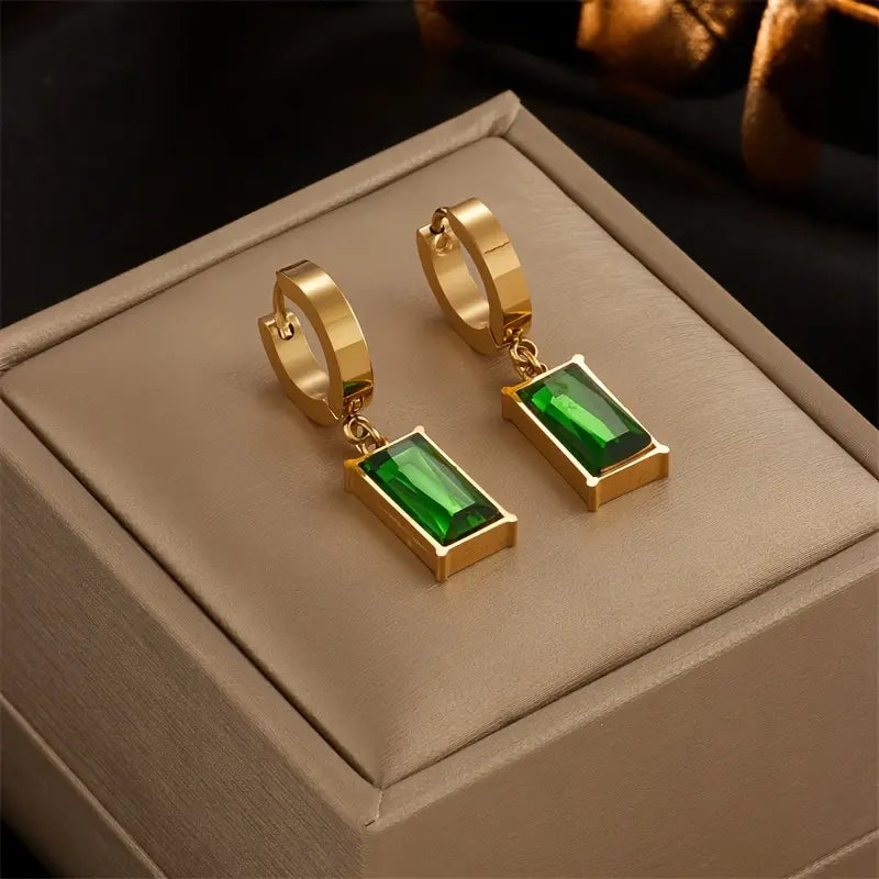 Elegante conjunto de joyería verde esmeralda: colgante rectangular y pendientes a juego