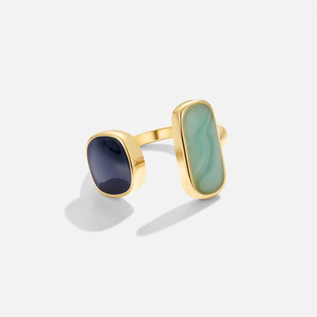 Anillo de Piedra Cuadrada en Baño de Oro