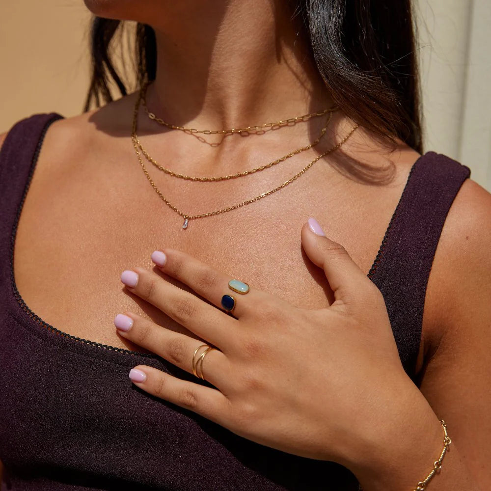 Anillo de Piedra Cuadrada en Baño de Oro