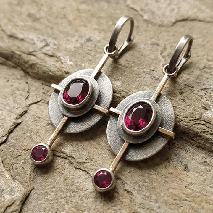 Pendientes boho hechos a mano con piedras granates ovaladas y redondas