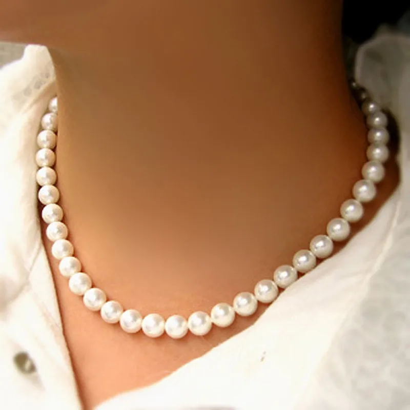 Collar de perlas clásico para una elegancia atemporal y un estilo femenino