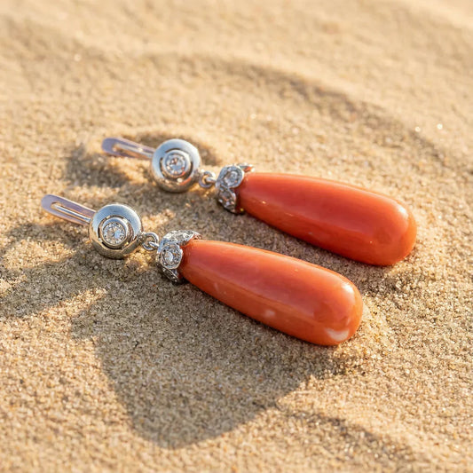Elegantes pendientes de coral con diamantes en estilo Art Déco vintage