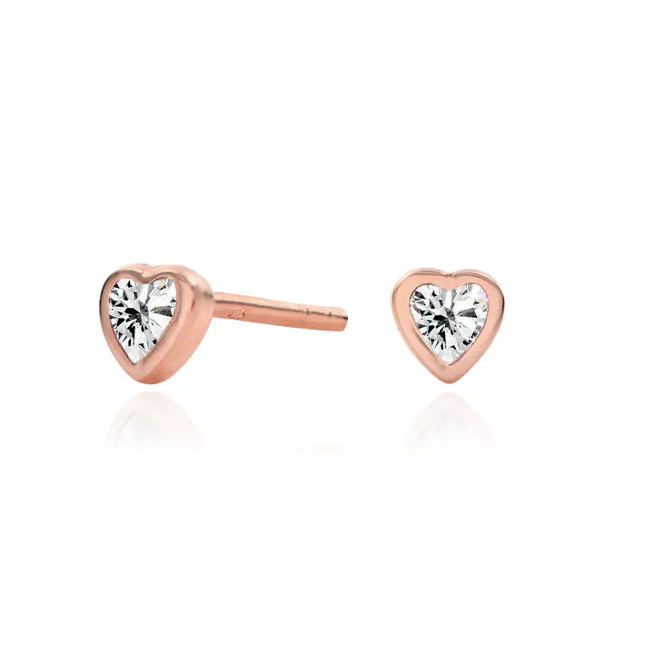 Pendientes brillantes con forma de corazón de metal precioso con circonita