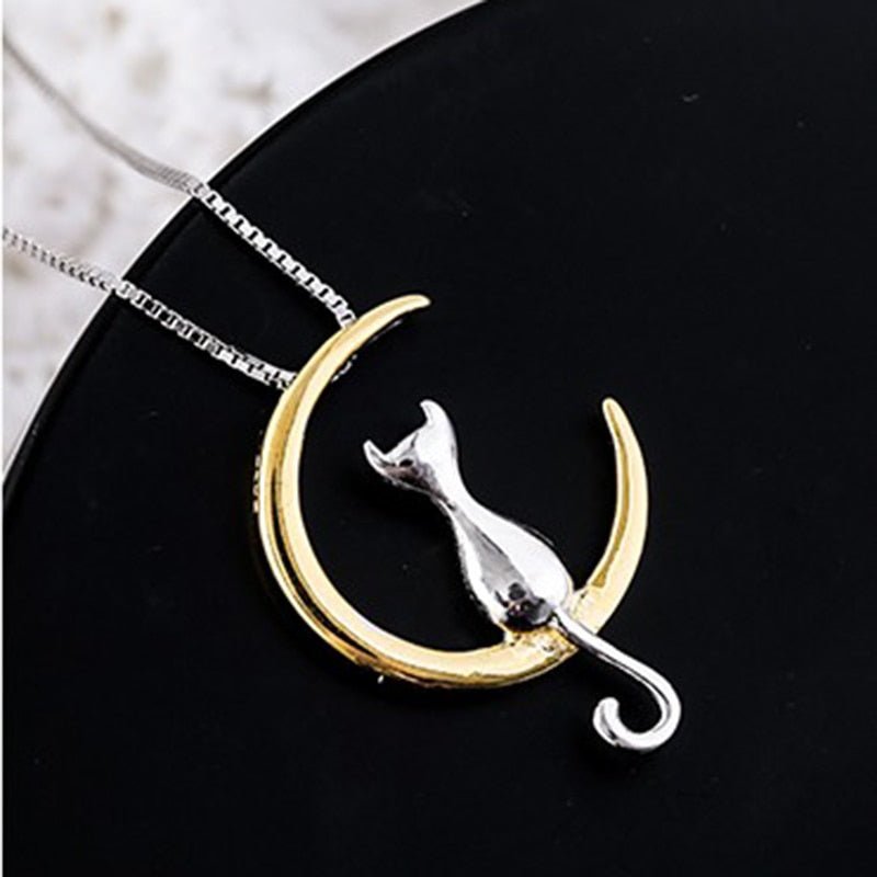 Lindo collar de gato en luna creciente para damas elegantes