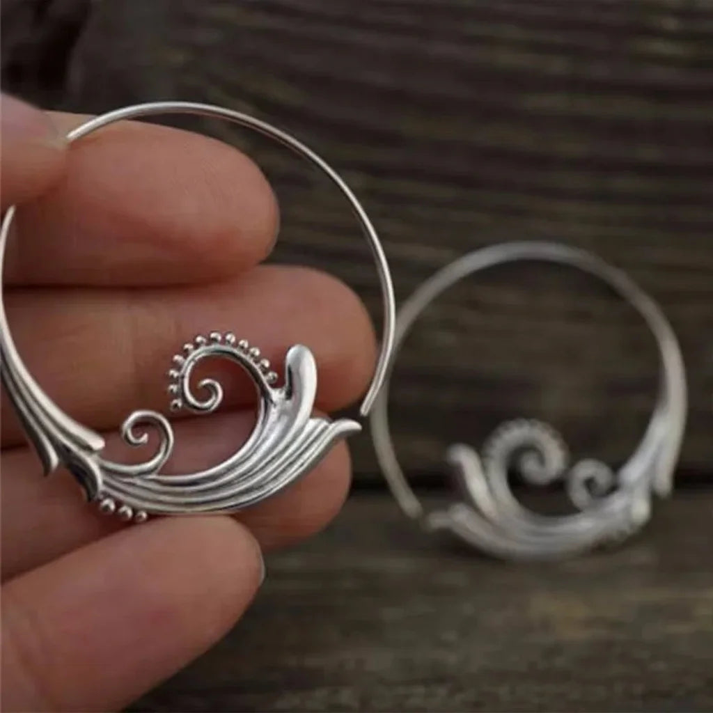 Pendientes de aro elegantes con un divertido diseño de ondas para mujer