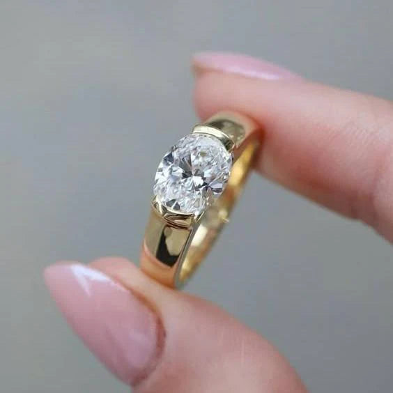 Anillo Vintage con Circonia Cúbica — Elegancia Atemporal