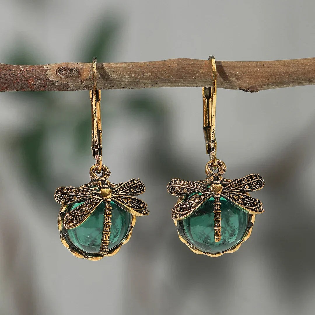 Pendientes de libélula con bolas de cristal brillantes en diferentes colores