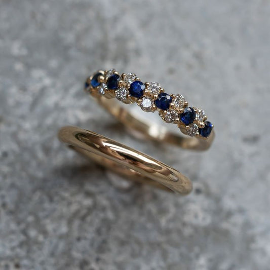 Conjunto de elegantes anillos de circonitas azules