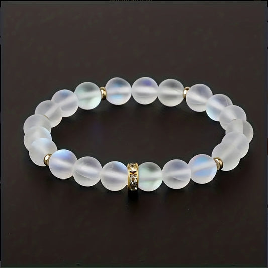 Pulsera de cuentas de piedra lunar iridiscente con detalles de circonitas brillantes