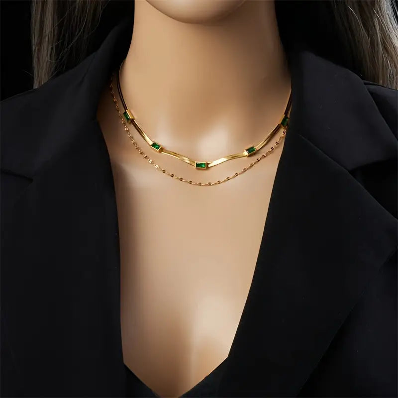Collar Doble con Cadenas de Serpiente y Pedrería Verde