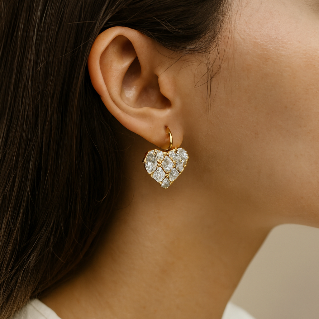 Pendientes de corazón brillantes con circonitas para ocasiones especiales