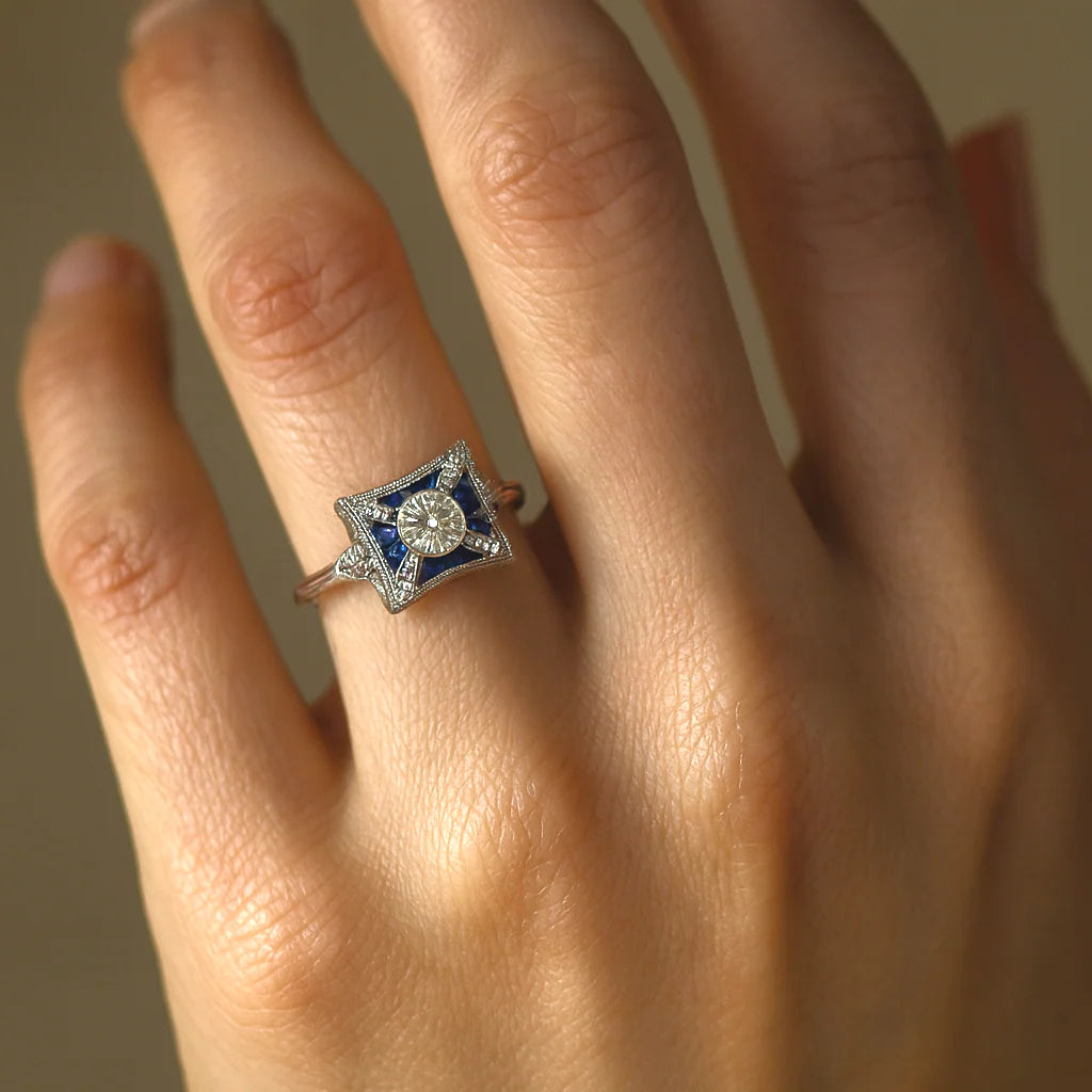 Anillo Vintage Cuadrado con Zirconia Cúbica Azul