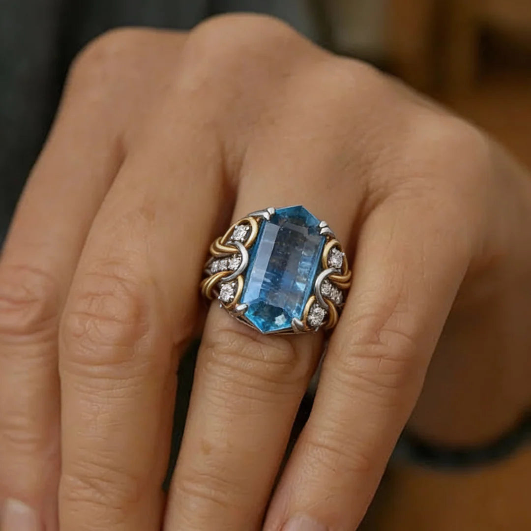 Anillo Vintage con Piedra Azul Topacio / Aguamarina