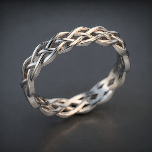 Anillo trenzado y retorcido