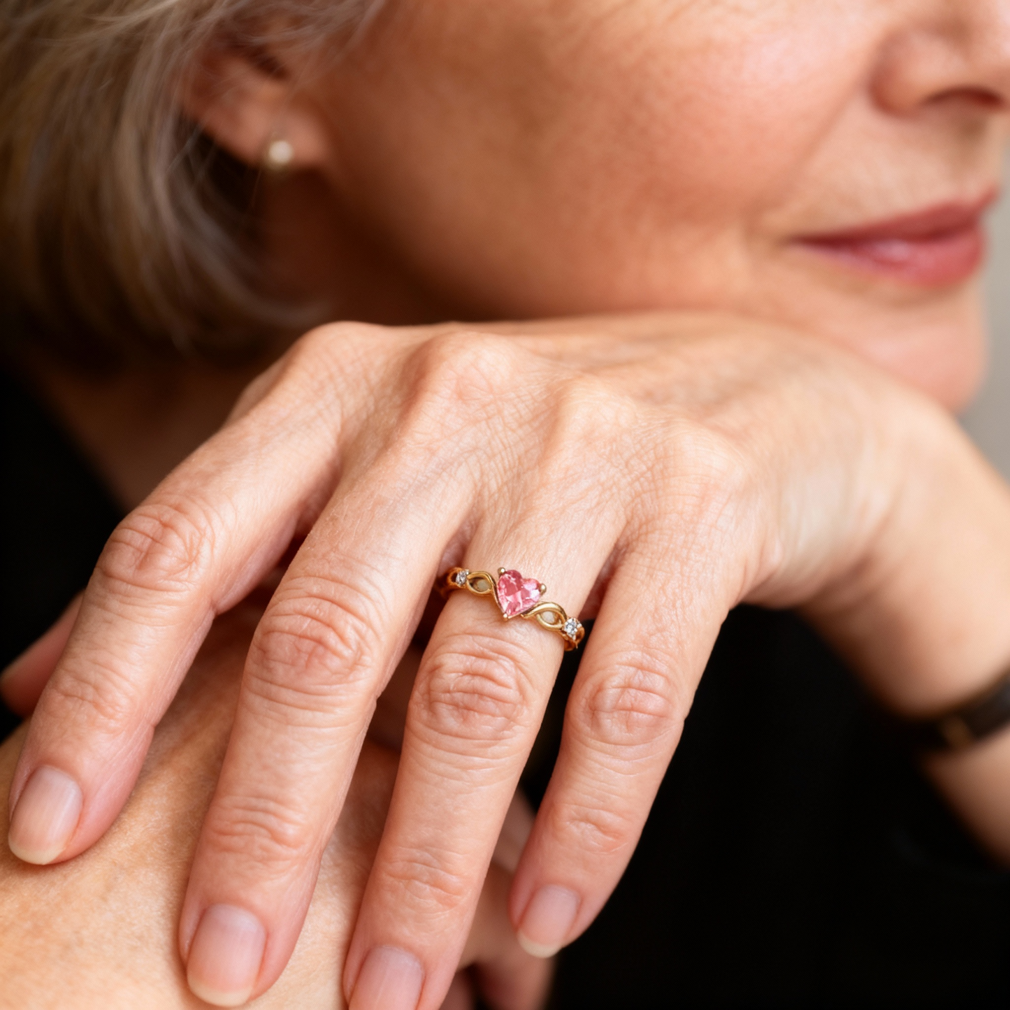Anillo con corazón de circonitas