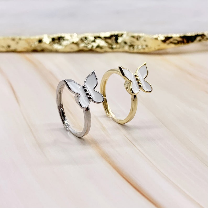 Verónica anillo giratorio mariposa dorado - Sparkano Marbella