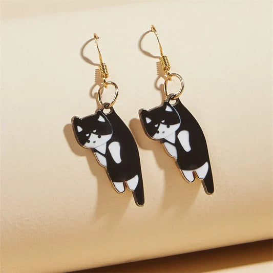 Lindos pendientes de gato de dibujos animados con un divertido diseño colgante