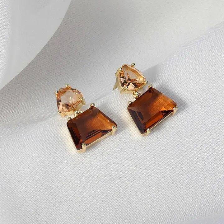 Pendientes elegantes con cristales del desierto y piedras marrones