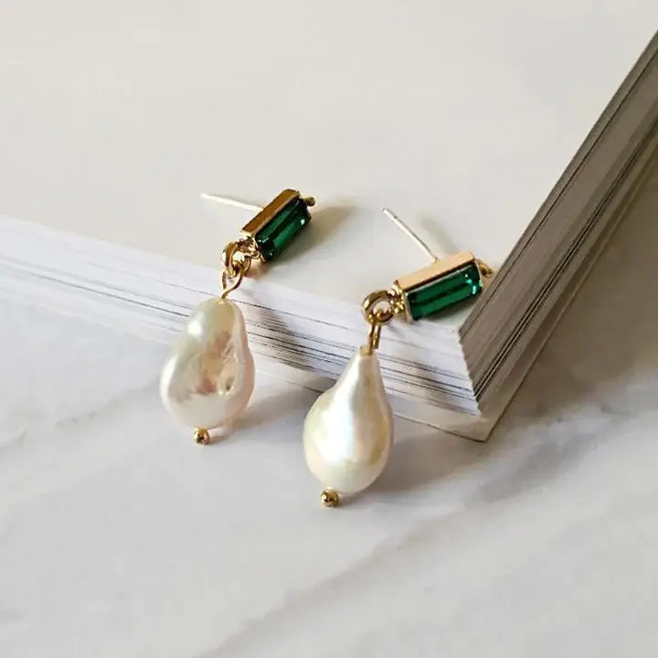 Pendientes de perlas barrocas con colgantes rectangulares verde esmeralda, modernos