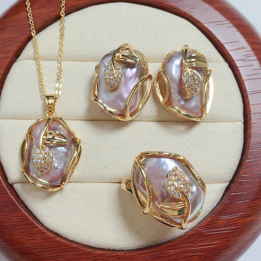 Conjunto de joyas de perlas de agua dulce con hojas y circonitas
