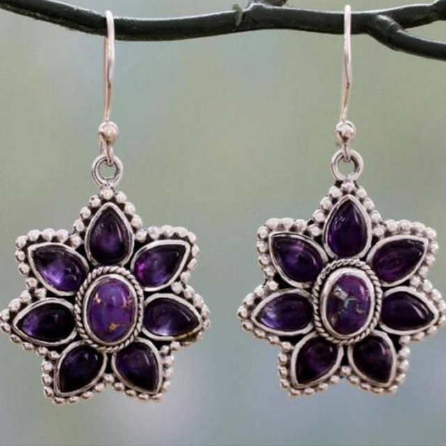 Pendientes de flores vintage con piedras de amatista en estilo antiguo