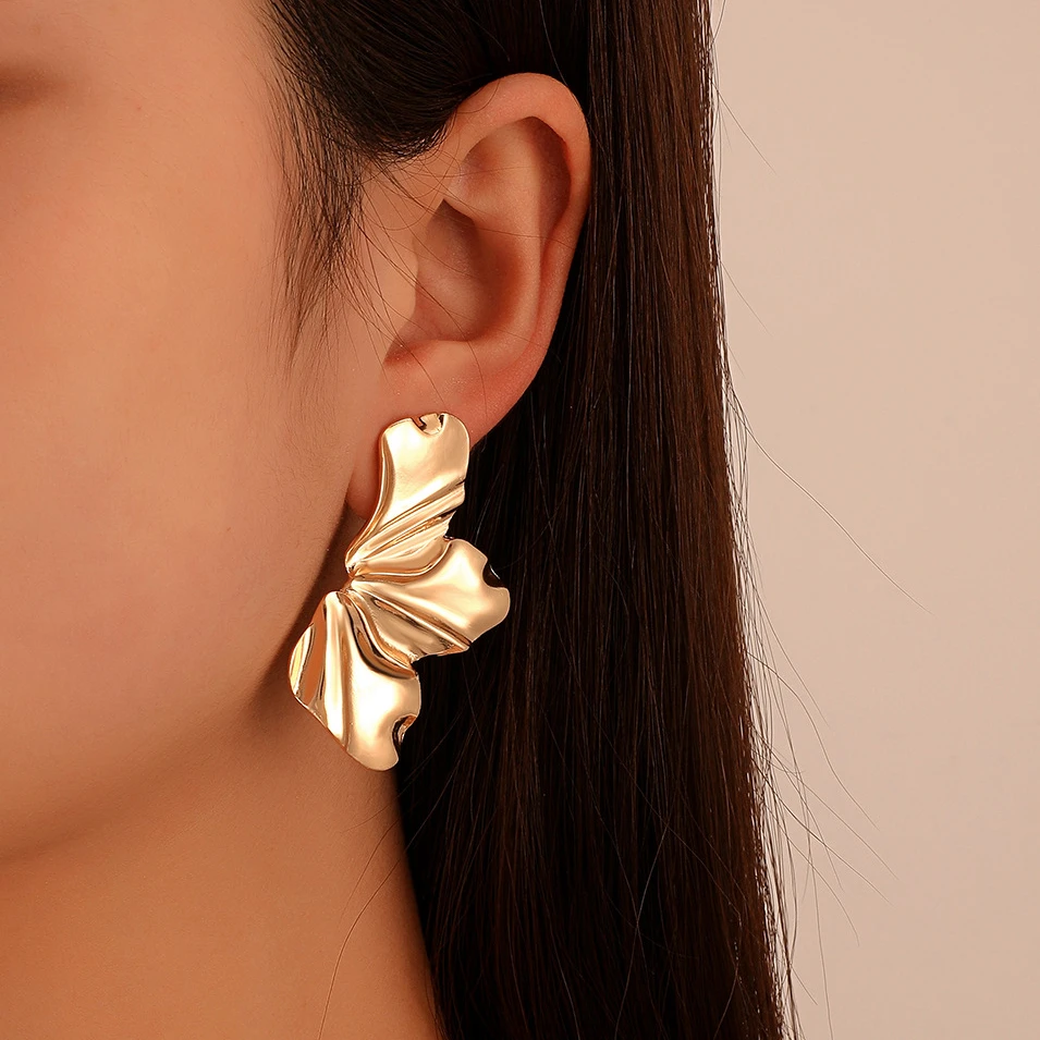 Pendientes elegantes en forma de hoja con textura ondulada para mujer