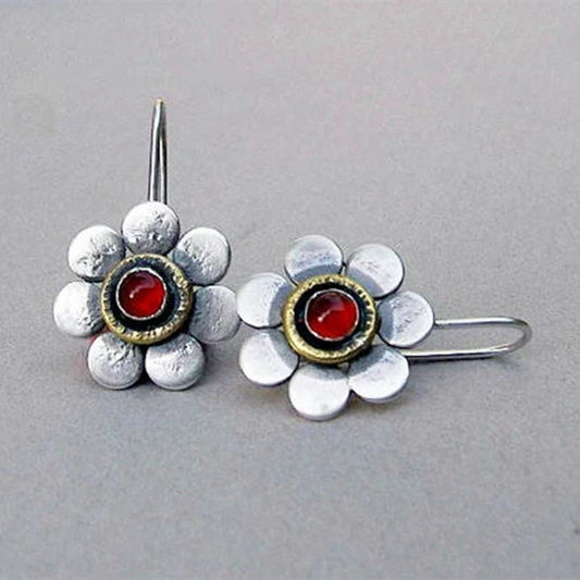 Pendientes de flores con piedras cabujón de cristal rojo