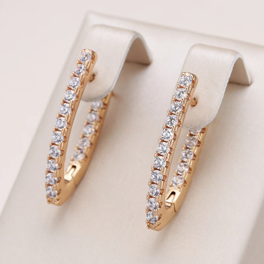Pendientes de aro elegantes con circonitas para una apariencia radiante