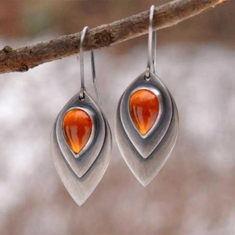 Pendientes vintage de metal mate con piedra lágrima naranja