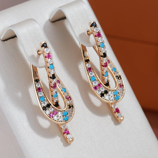 Pendientes elegantes con circonitas de colores y diseño moderno