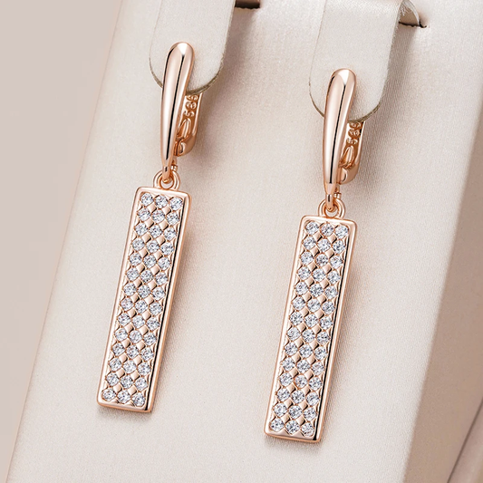 Pendientes elegantes en color oro rosa con brillantes circonitas