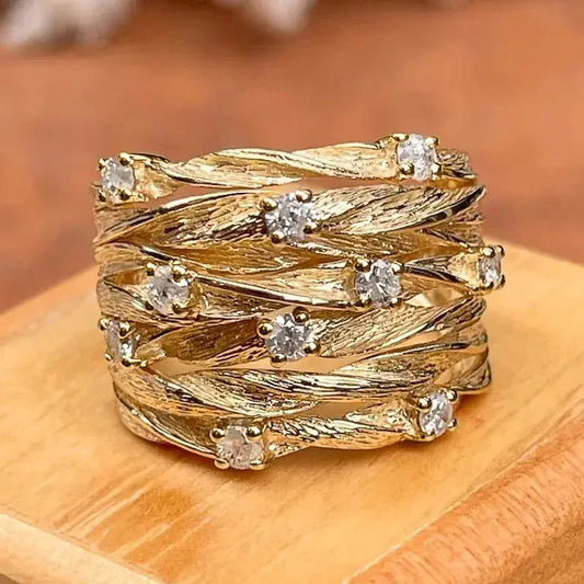 Anillo Vintage Dorado con Piedras
