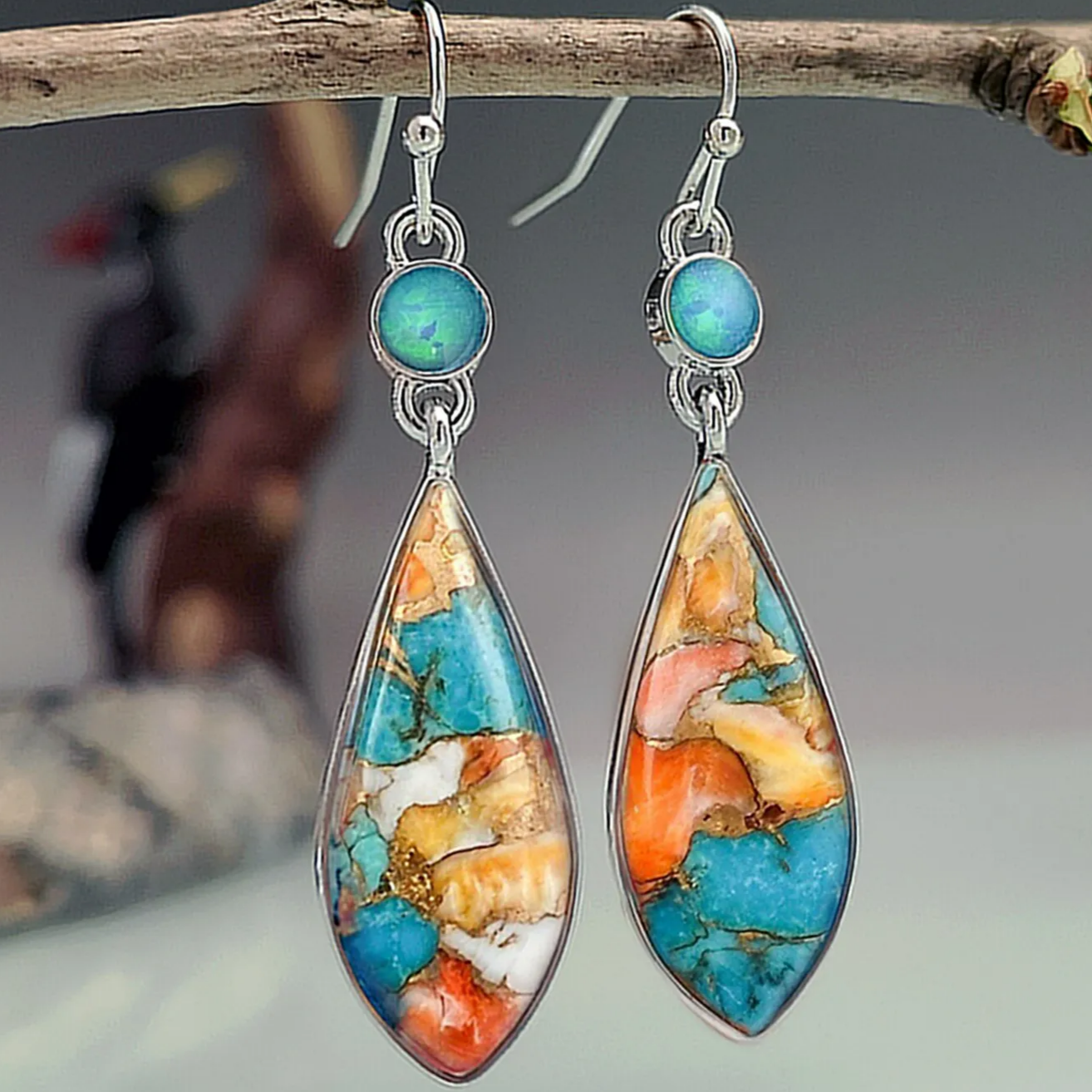 Pendientes de lágrima vintage con piedras de ostra turquesa y espinosas