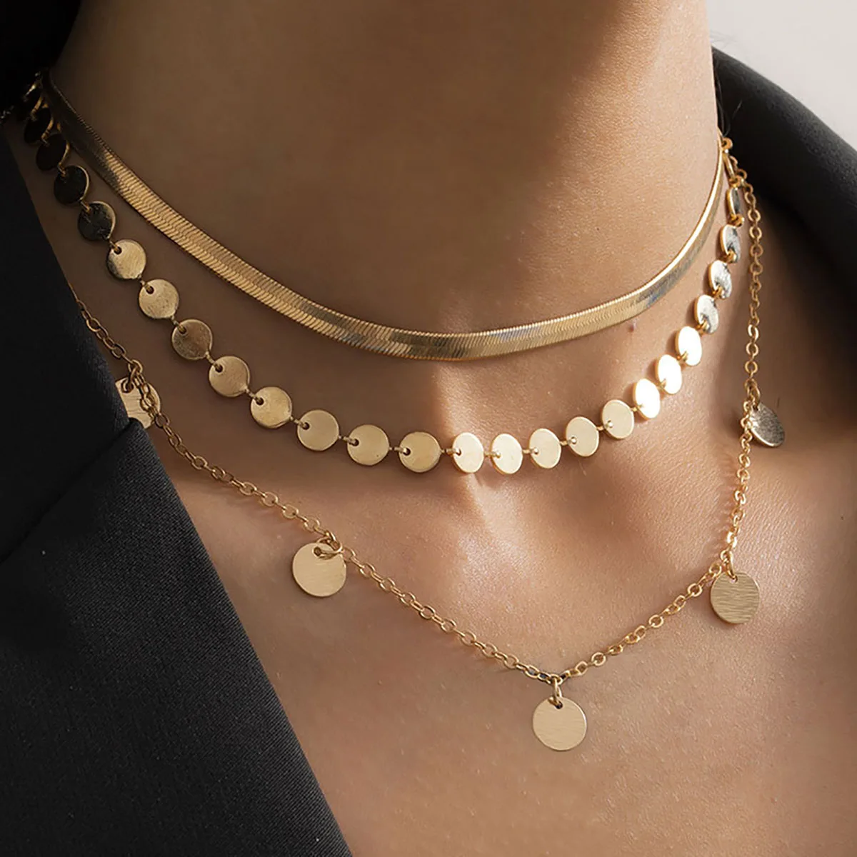 Collar de cadena de serpiente y placa en capas de inspiración vintage