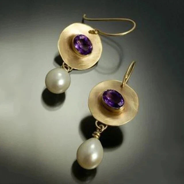 Pendientes elegantes con amatista y perlas de agua dulce en forma de lágrima