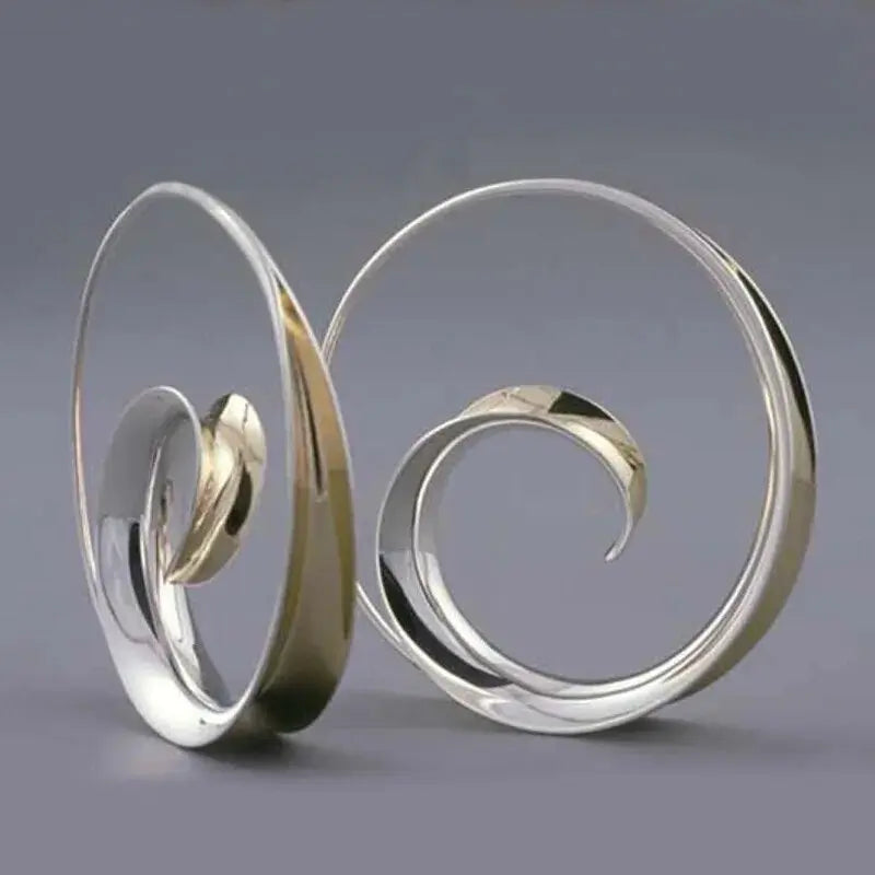 Elegantes pendientes en espiral con diseño envolvente ondulado