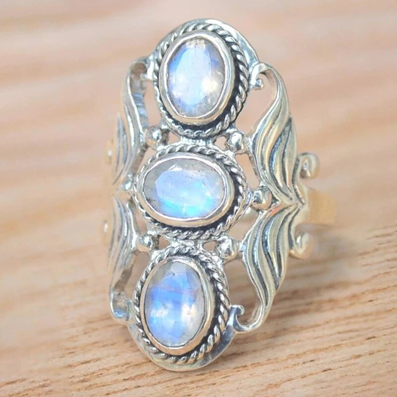 Anillo Zofia con piedra lunar