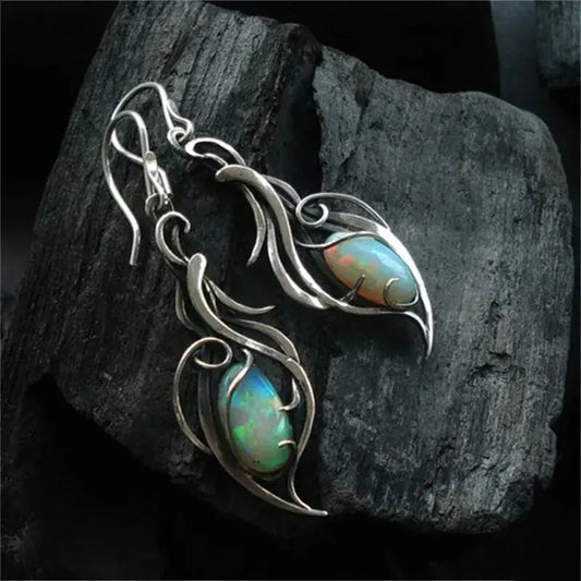 Pendientes de ópalo vintage con diseño de hojas de filigrana