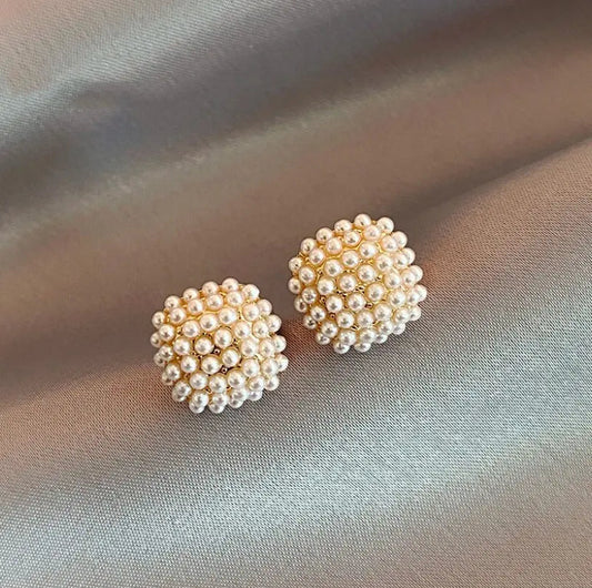 Pendientes elegantes con perlas finas para una apariencia elegante