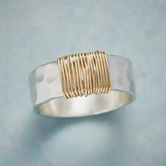 Anillo Boho con Fibras Doradas