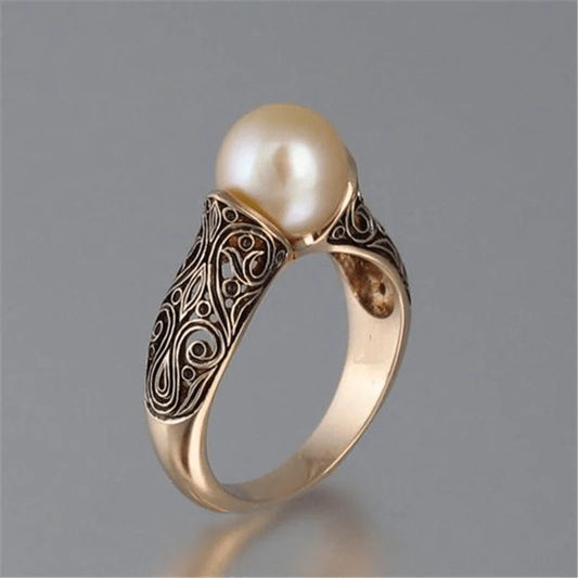 Anillo Vintage Dorado con Perla