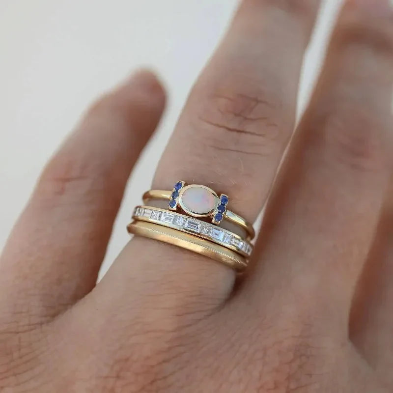 Conjunto de Anillos de Ópalo Blanco Vintage en Oro