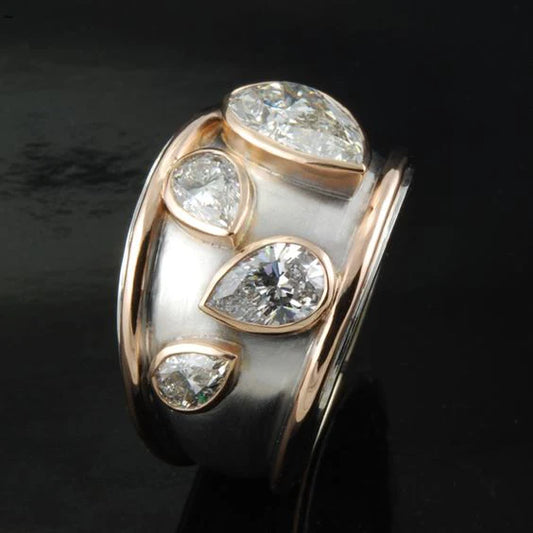 Anillo Vintage de Acero Inoxidable con Circonitas en Engaste Bisel